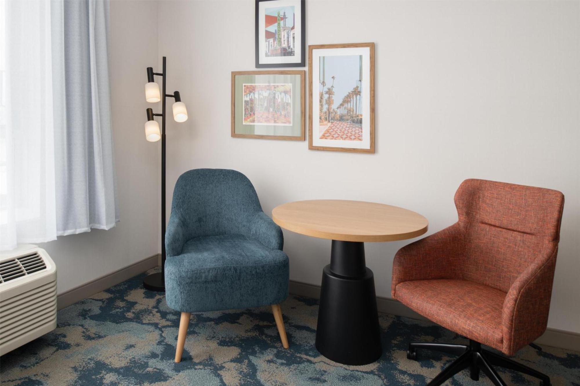 Hotel Hampton By Hilton North Hollywood 3*
